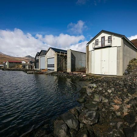 The Boathouse Villa Streymnes Exterior photo