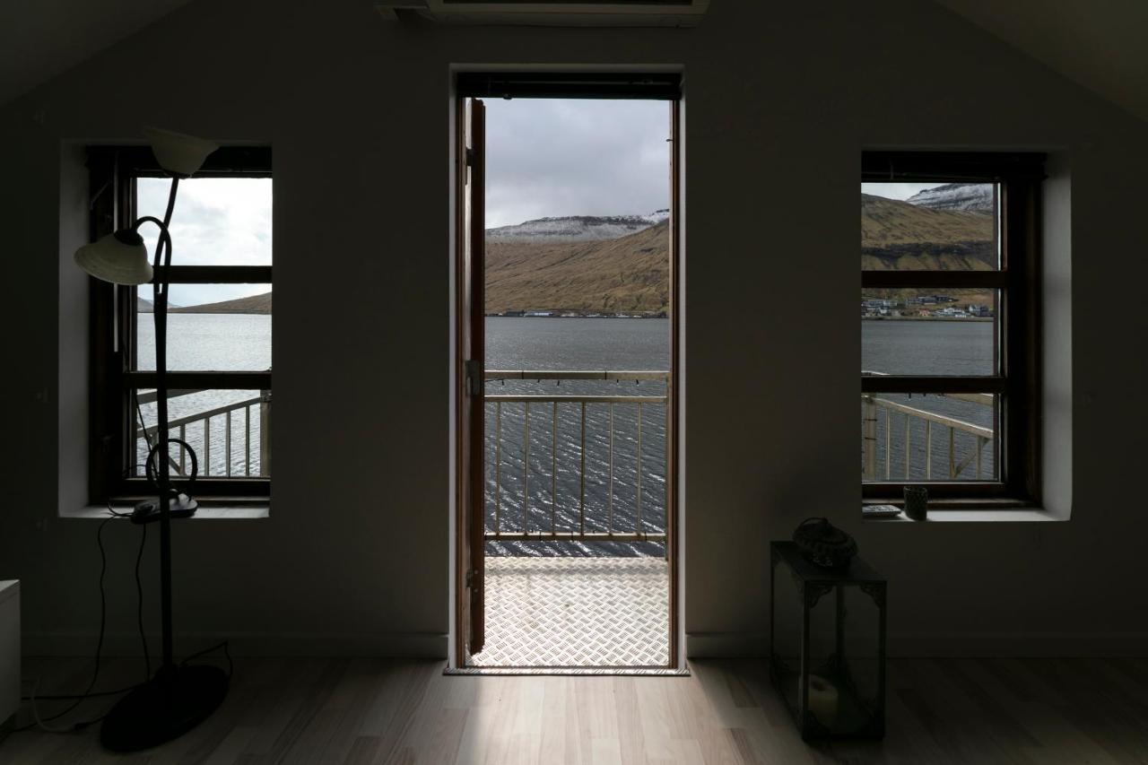 The Boathouse Villa Streymnes Exterior photo